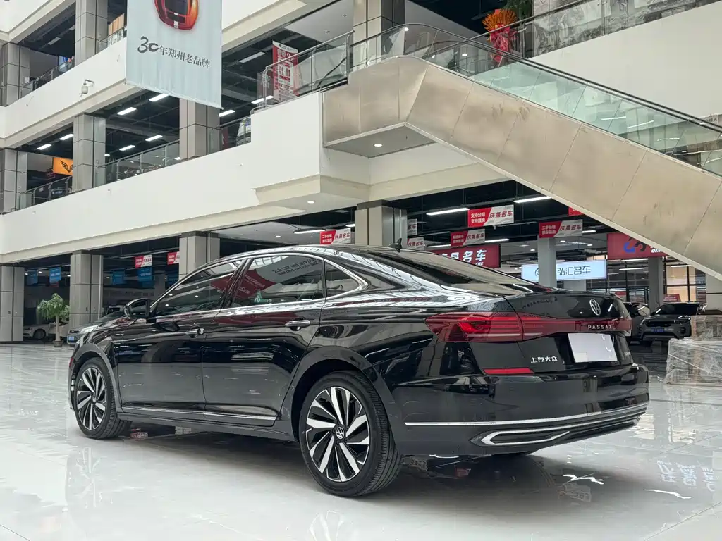 Volkswagen Passat 2021 330TSI Luxury