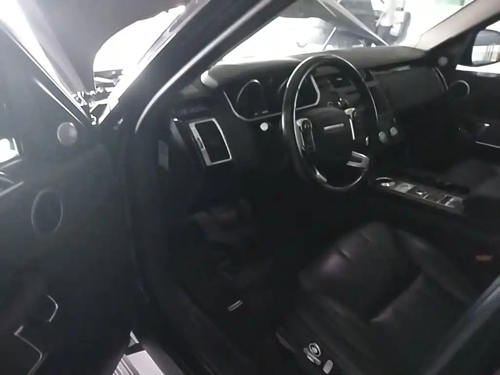 Land Rover Discovery — миниатюра 12