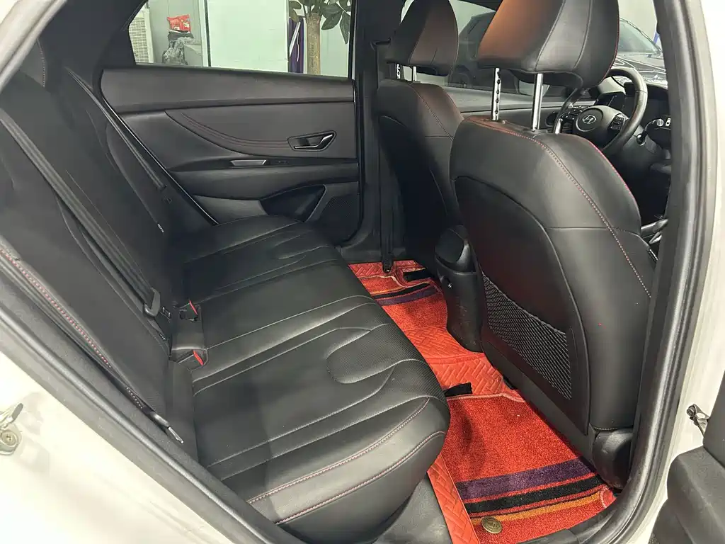 Hyundai Elantra — миниатюра 15