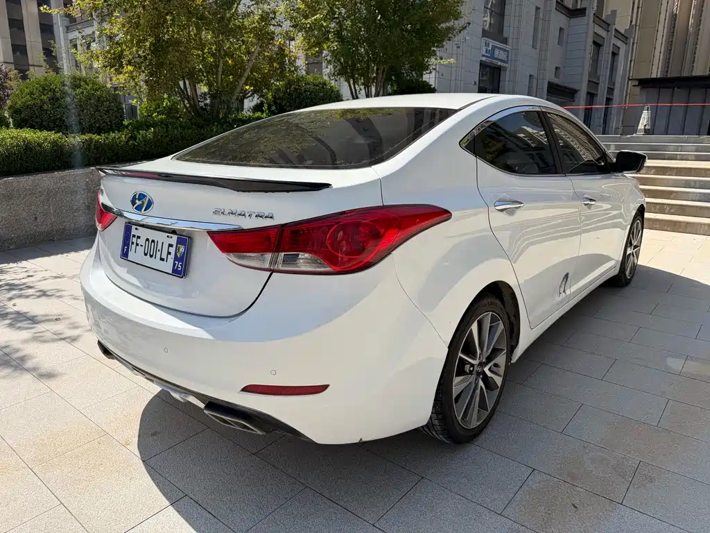 Hyundai Elantra Langdong — миниатюра 6