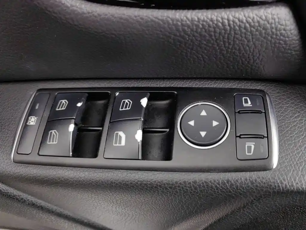 Mercedes-Benz C-Class — миниатюра 9