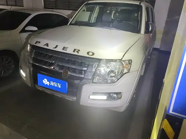 mitsubishi pajero