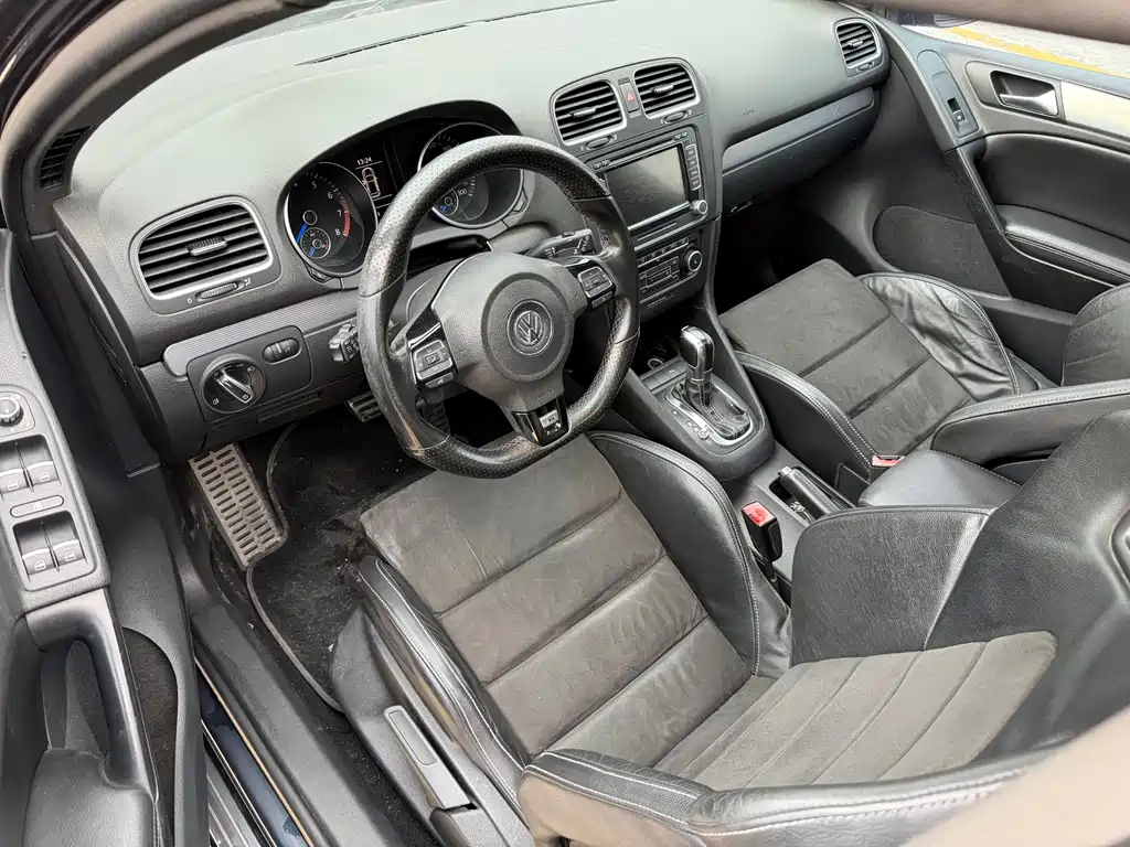 Volkswagen Golf 2011 2.0TSI R