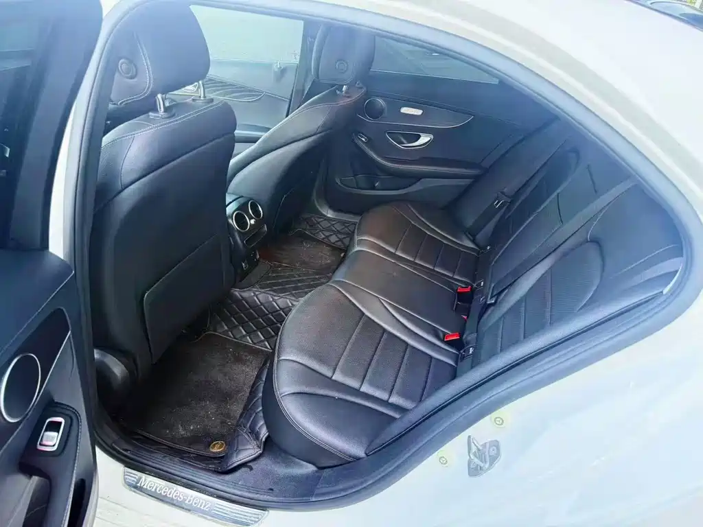 Mercedes-Benz C-Class — миниатюра 8