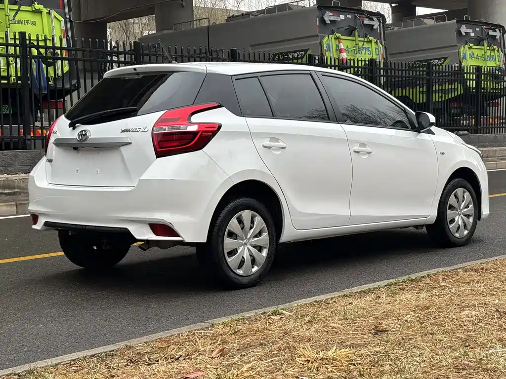 TOYOTA YARIS L ZHIXUAN