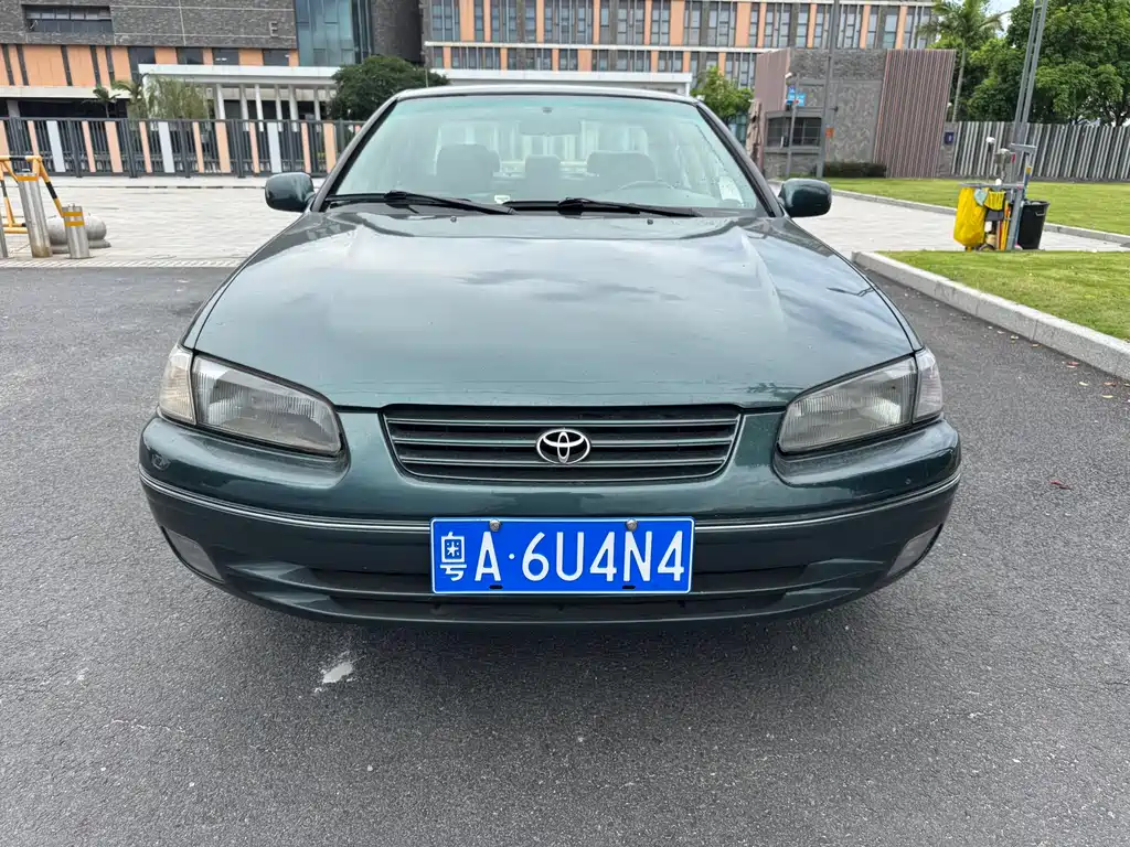 Toyota Camry — миниатюра 2