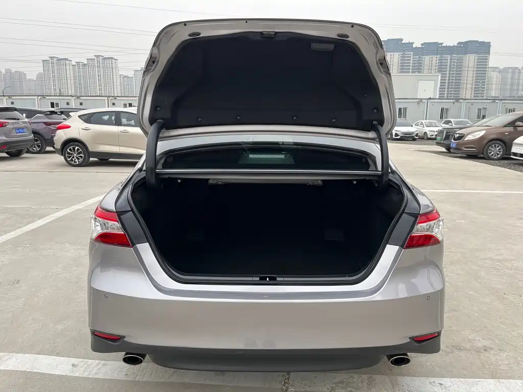Toyota Camry — миниатюра 17