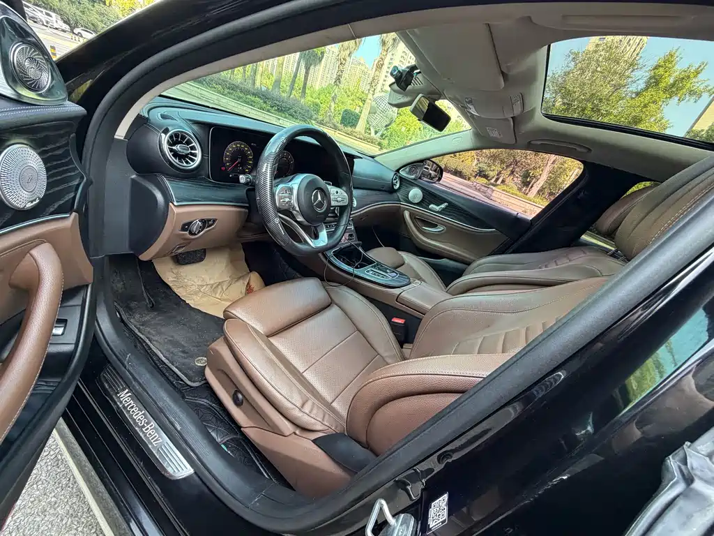 Mercedes-Benz E-Class — миниатюра 10