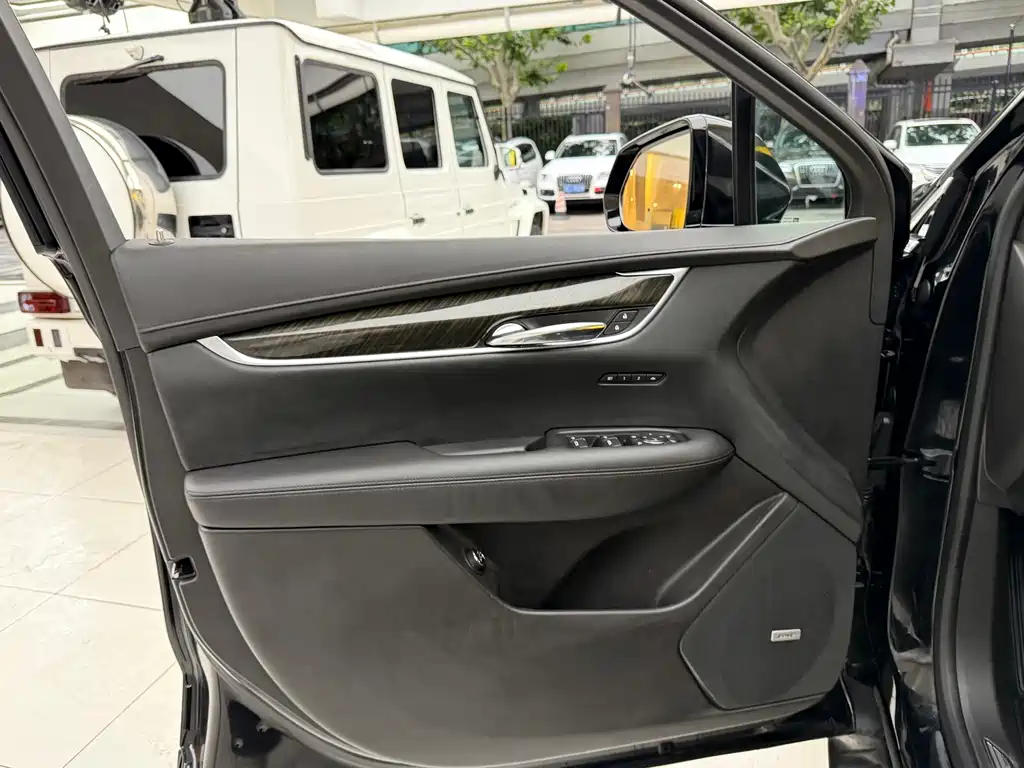Cadillac XT5 — миниатюра 8