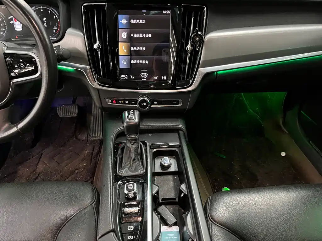 Volvo S90 — миниатюра 11