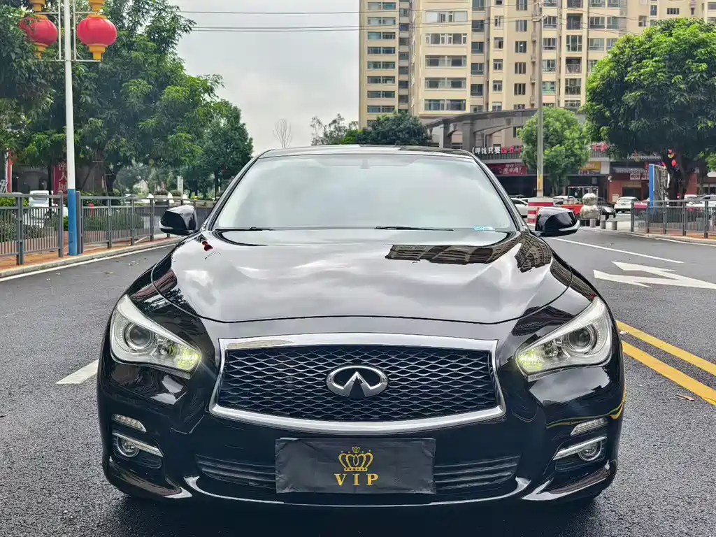 INFINITI Q50L