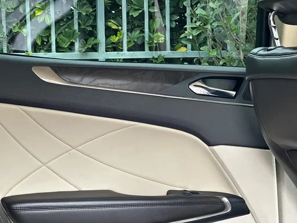 Lincoln MKC — миниатюра 18