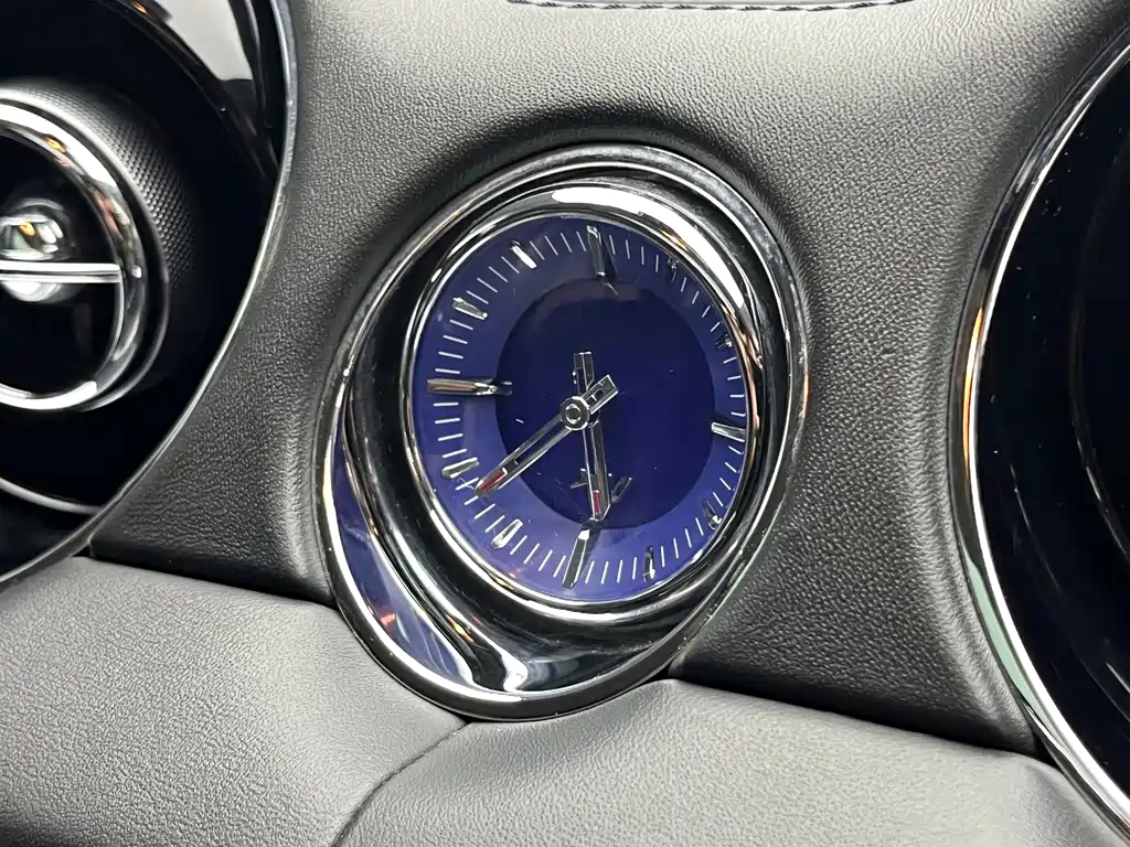Jaguar XJ — миниатюра 27