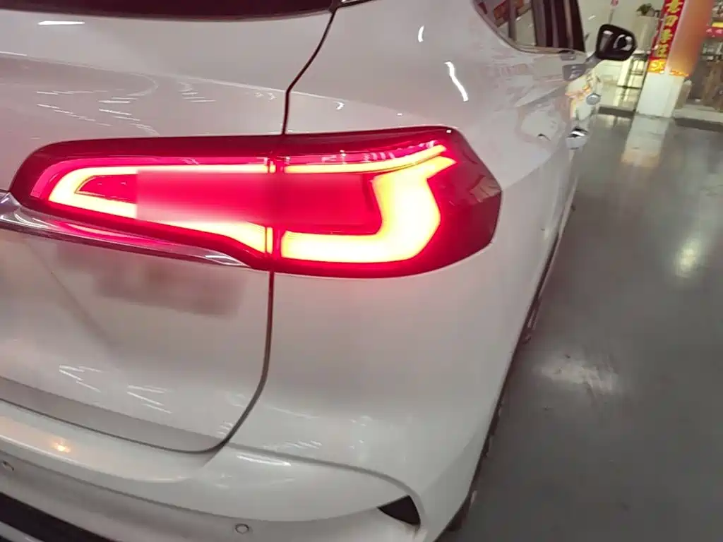 Roewe RX5 eMAX — миниатюра 8