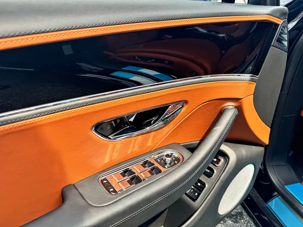 Bentley Flying Spur 2026 4.0T V8 Standard