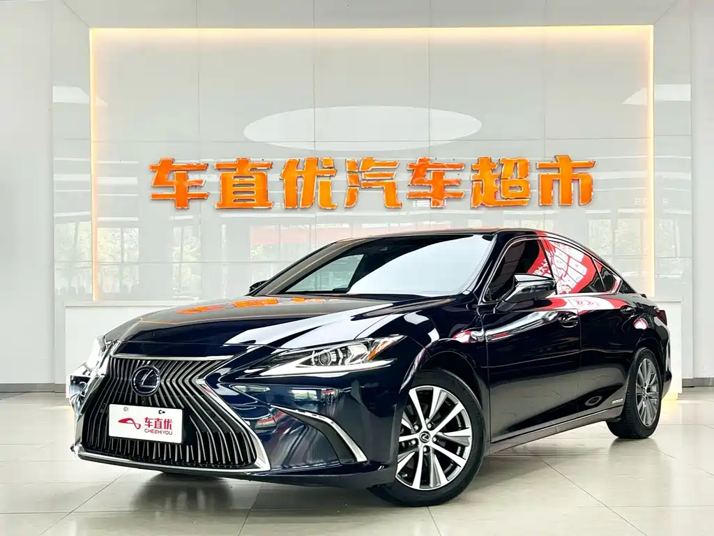 Lexus ES 2021
