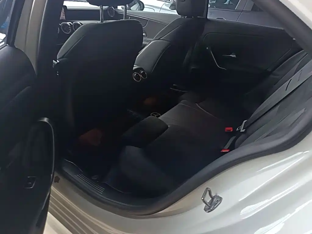 Mercedes-Benz A-Class — миниатюра 17