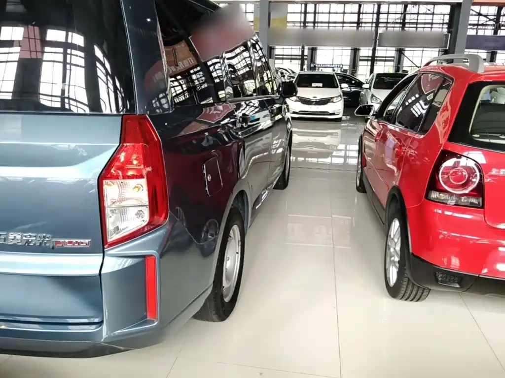 Wuling Hongguang PLUS — миниатюра 8