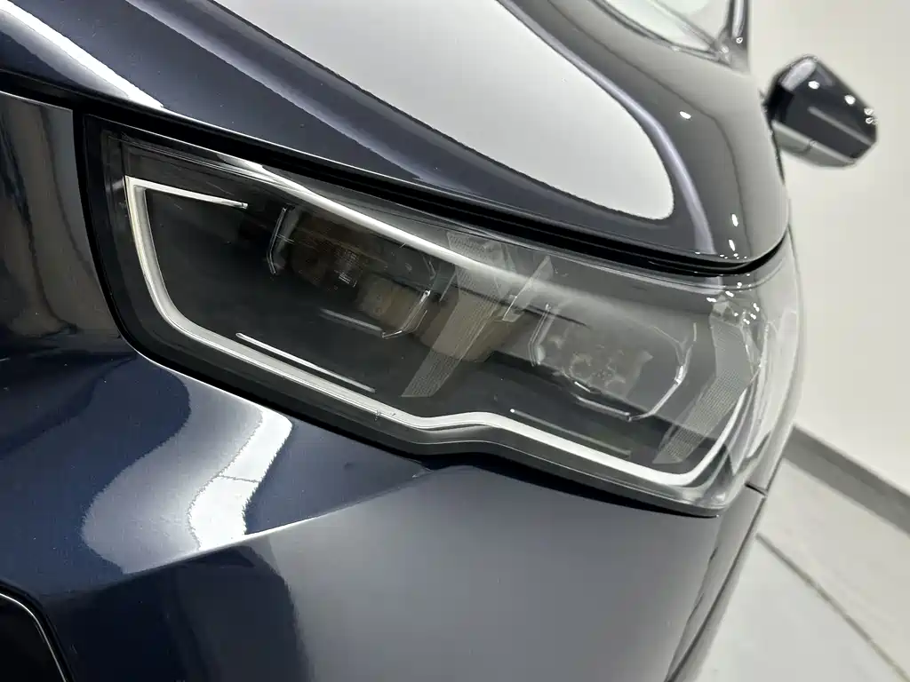 BMW 5 Series — миниатюра 20