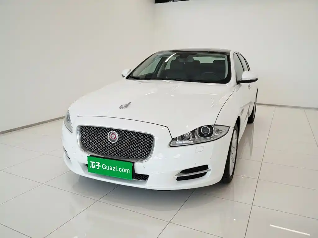 2015 Jaguar XJ - zdjęcie 1 z 26
