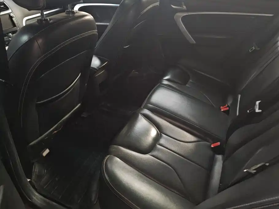Geely Emgrand — миниатюра 11