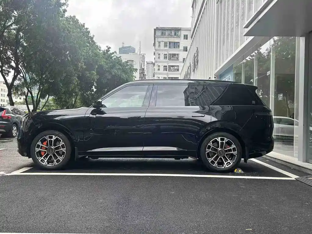 Lynk & Co 900 2025 1.5T Ultra 6 мест