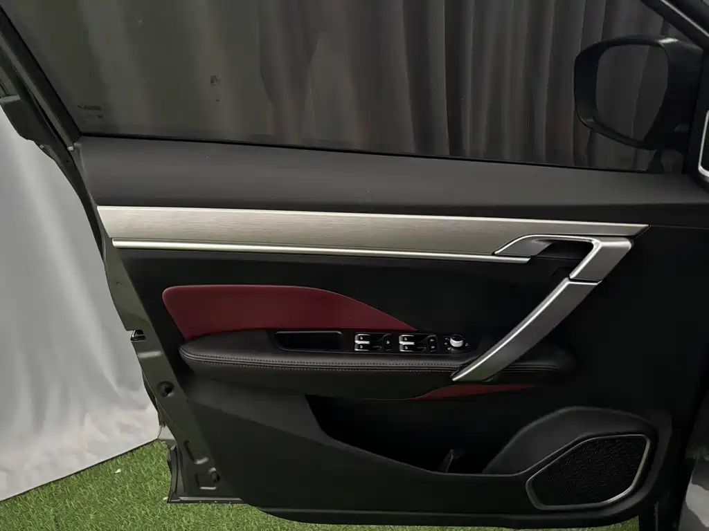 Geely Binyue — миниатюра 7