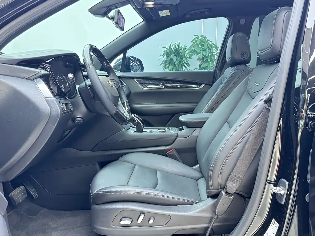 Cadillac XT6 — миниатюра 5