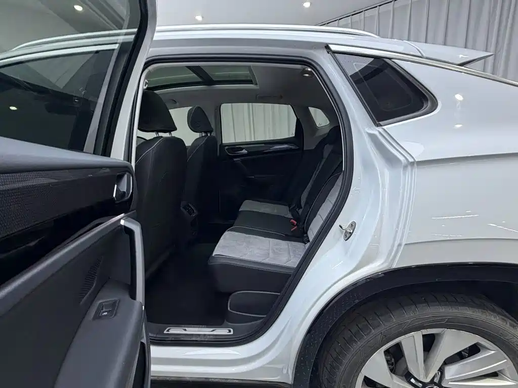 Volkswagen X — миниатюра 14