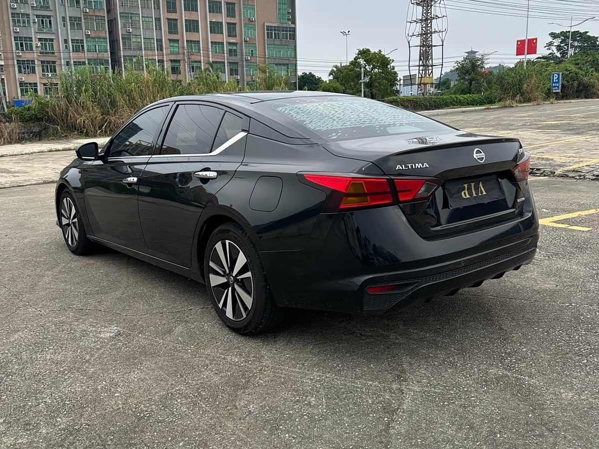Nissan Teana 2.0 л 2022 г. Чёрный, пробег 49500 км