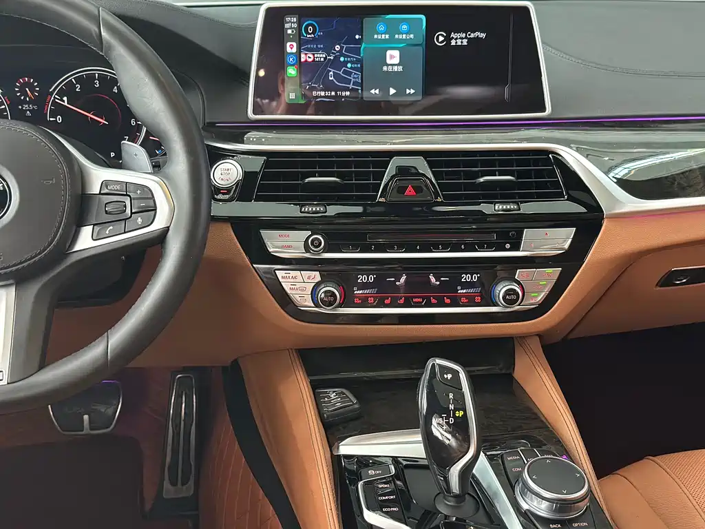 BMW 5 Series — миниатюра 13