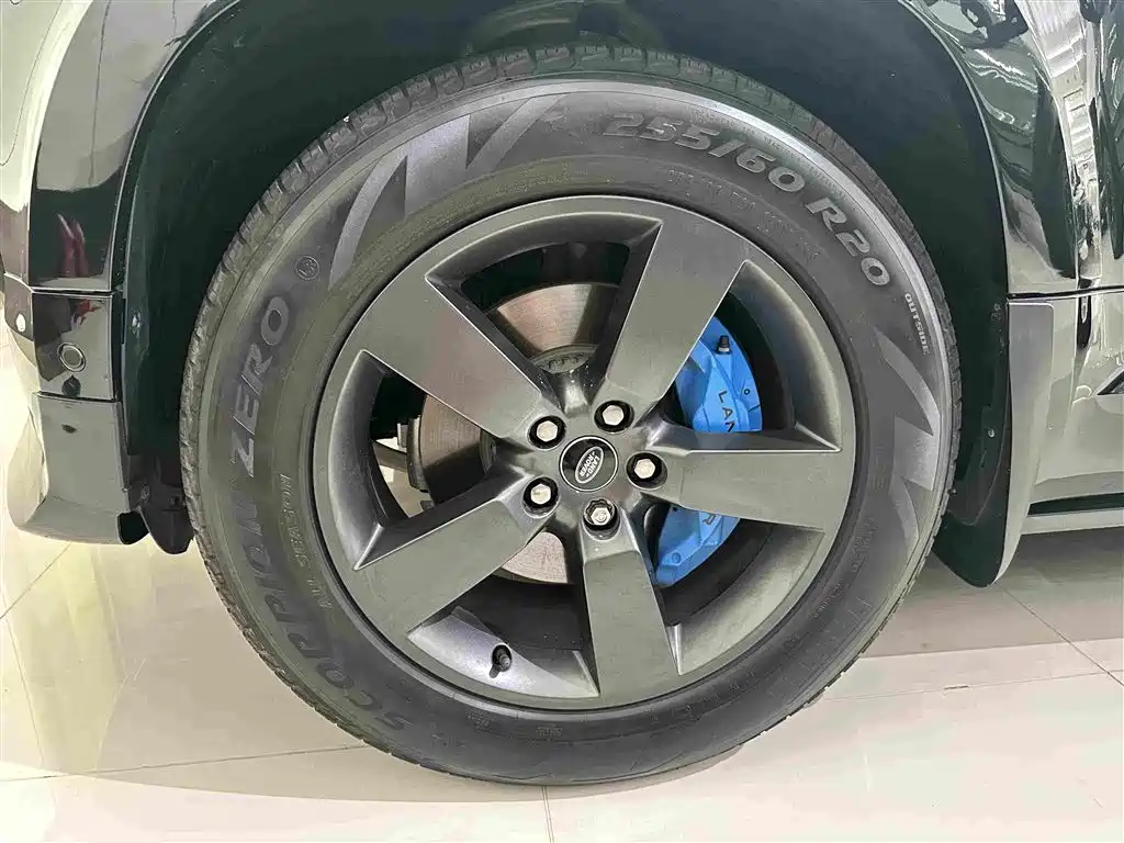 Land Rover Defender — миниатюра 4