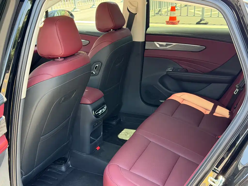 Hongqi Hongqi H5 — миниатюра 9