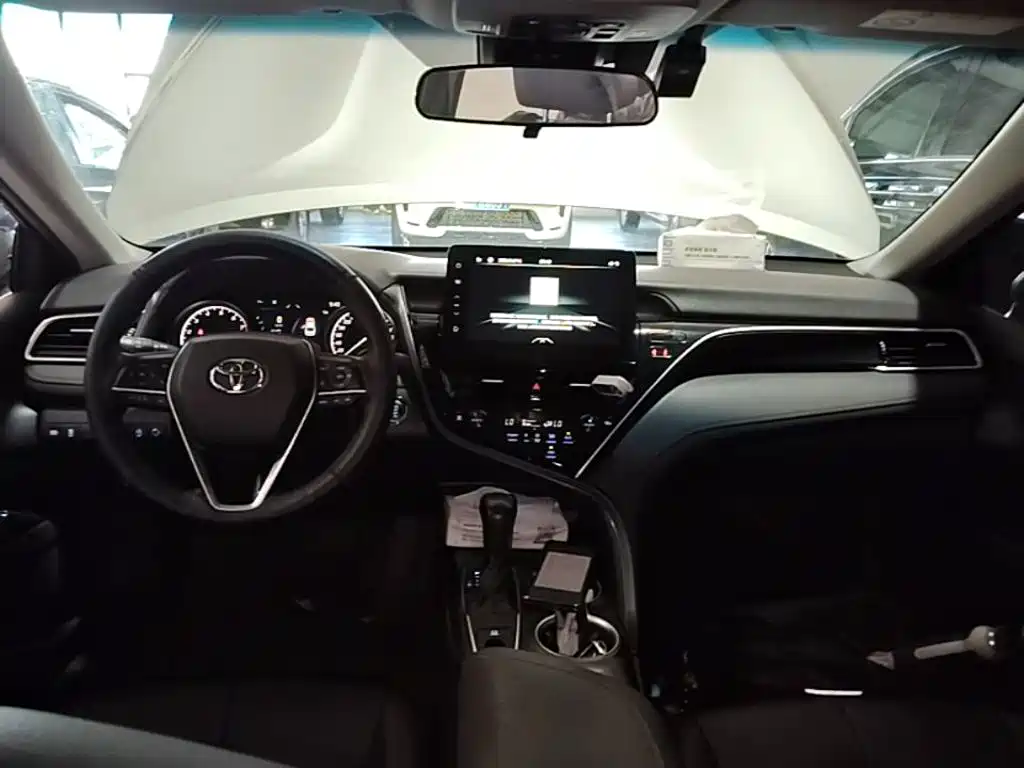 Toyota Camry — миниатюра 10