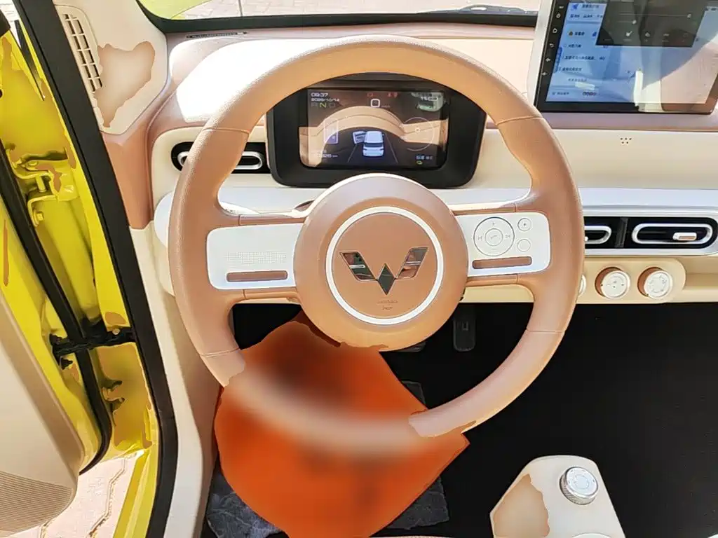 Wuling MINIEV — миниатюра 11