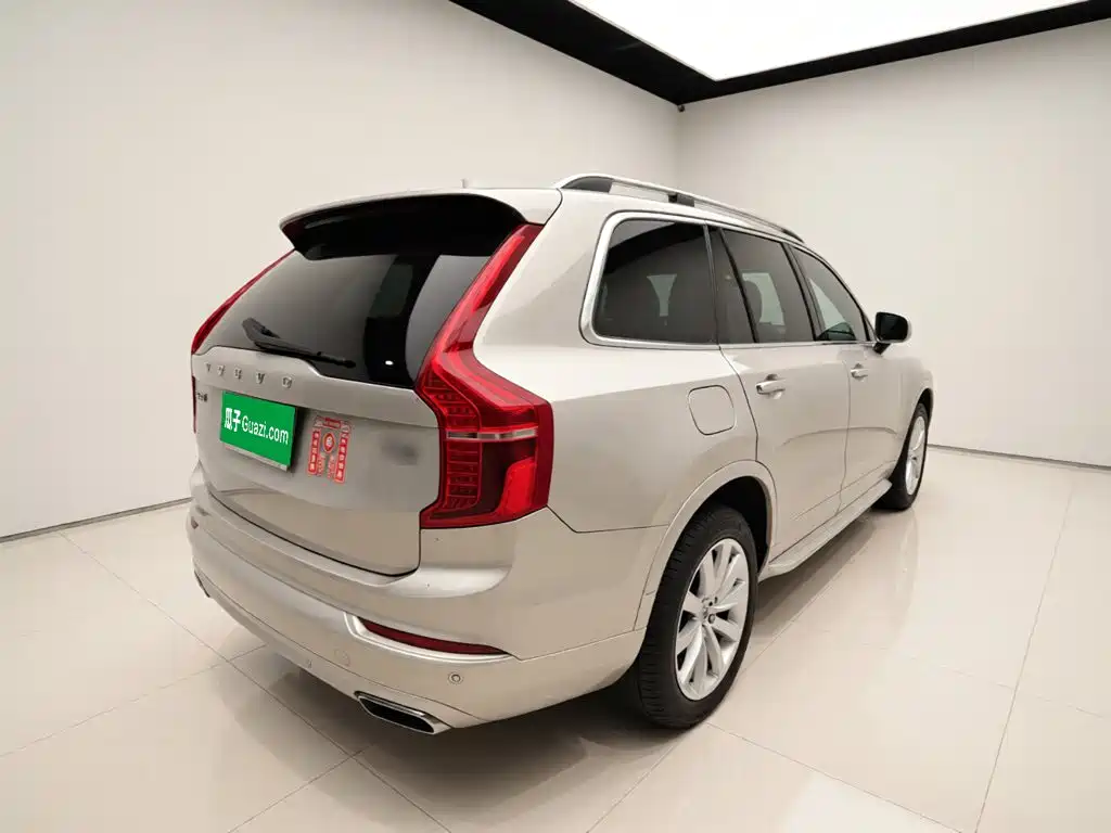 Volvo XC90 2017 T6 5 мест