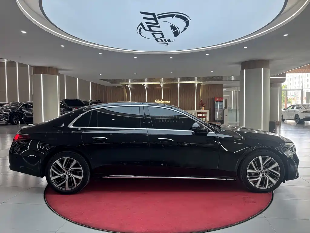 Mercedes-Benz E-Class — миниатюра 4