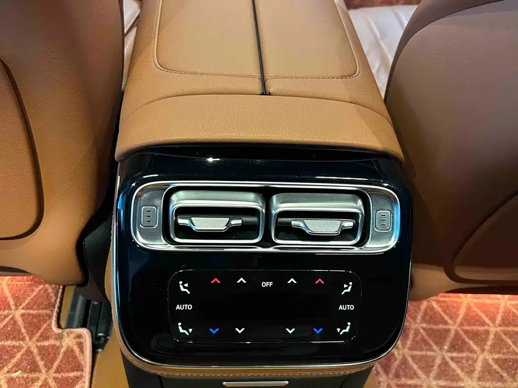 Mercedes-Benz S-Class — миниатюра 11