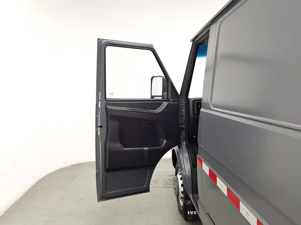 IVECO Daily — миниатюра 8