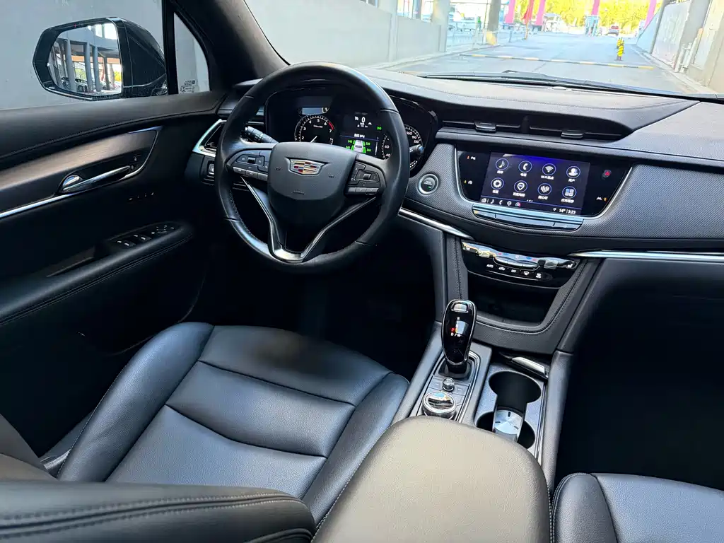 Cadillac XT6 — миниатюра 14