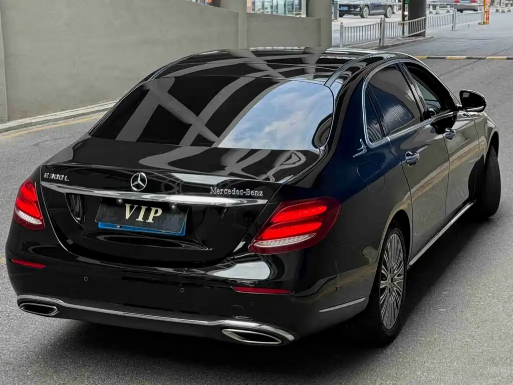 Mercedes-Benz E-Class — миниатюра 4