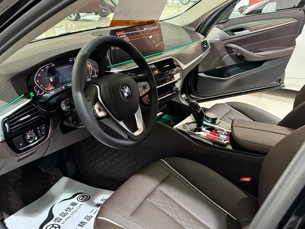 BMW 5 Series — миниатюра 10