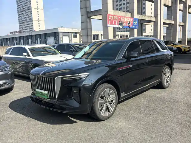 2022 Hongqi E-HS9