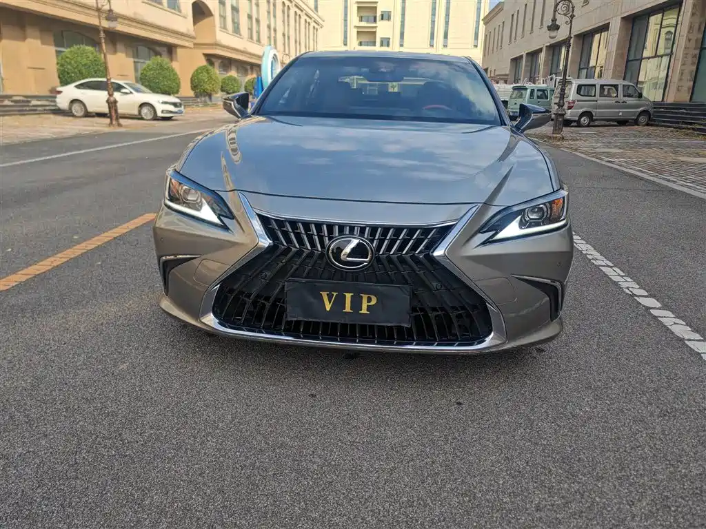 Lexus ES — миниатюра 7