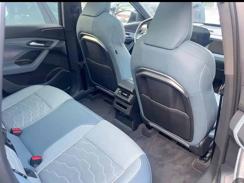 Audi Q6L e-tron