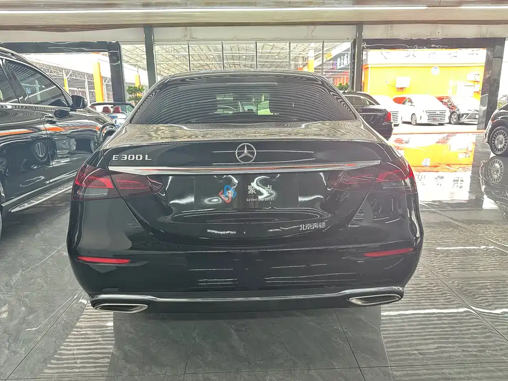 Mercedes-Benz E-Class — миниатюра 6