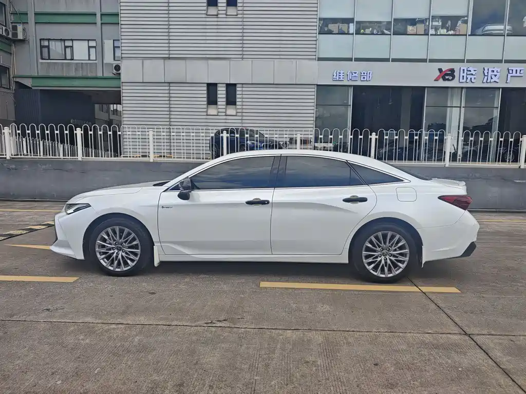 Toyota Avalon 2024 2.5L XLE Luxury