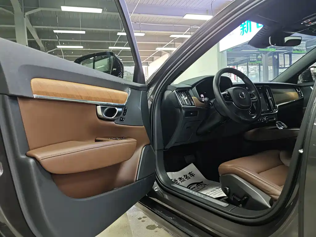 Volvo S90 — миниатюра 4