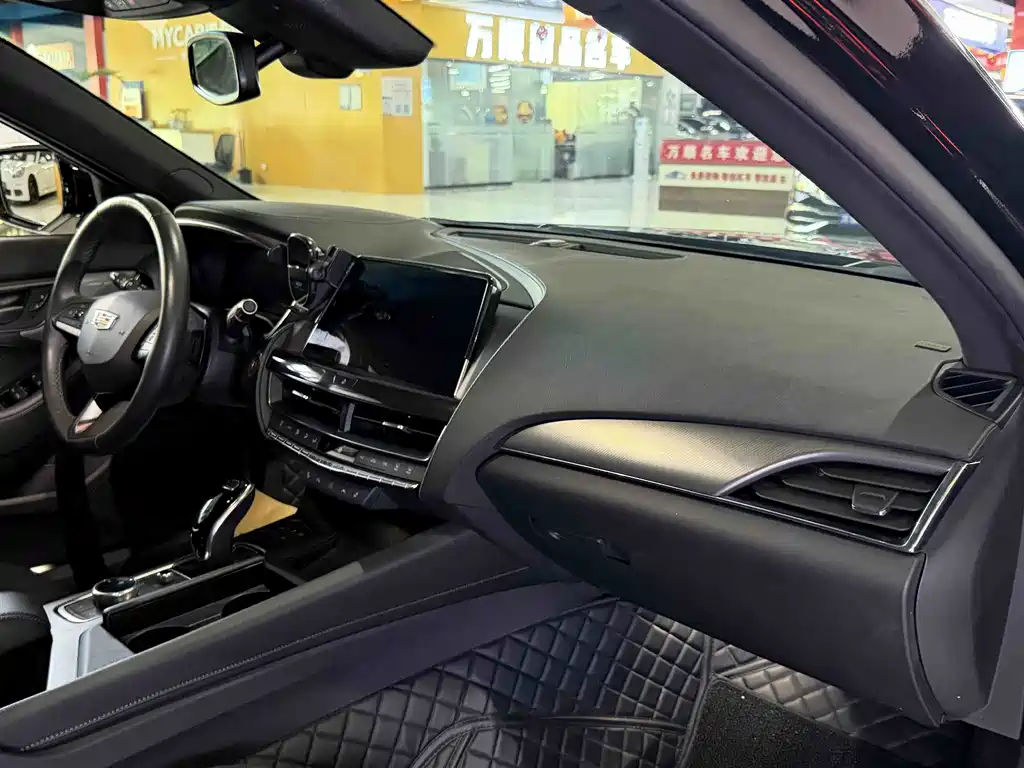 Cadillac CT5 — миниатюра 10