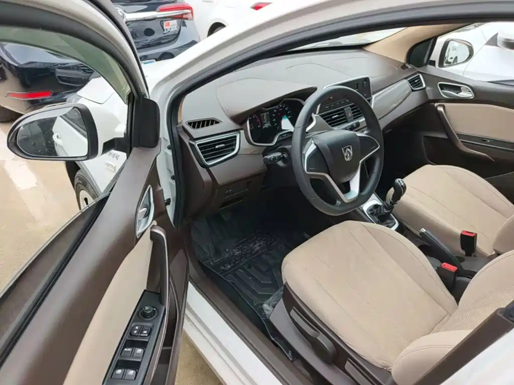 Baojun 310W — миниатюра 16